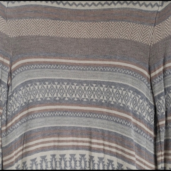 Maurice’s Aztec pattern sweater / cardigan Sz. S - Picture 6 of 6